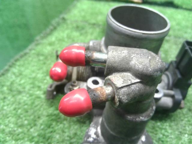 【中古】エブリィ V-DE51V スロットルボディ 13400-57F30 自社品番250092 26U