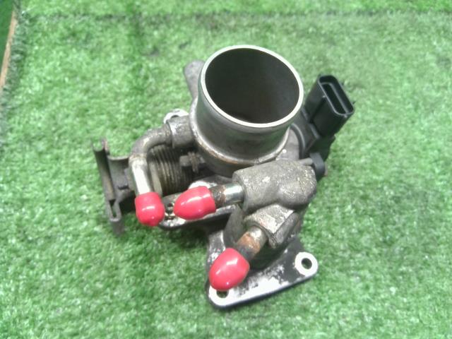 【中古】エブリィ V-DE51V スロットルボディ 13400-57F30 自社品番250092 26U