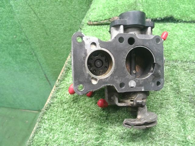 【中古】エブリィ V-DE51V スロットルボディ 13400-57F30 自社品番250092 26U