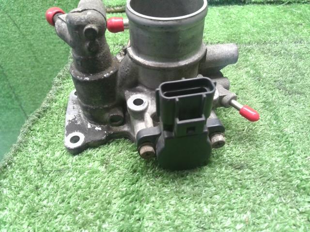 【中古】エブリィ V-DE51V スロットルボディ 13400-57F30 自社品番250092 26U