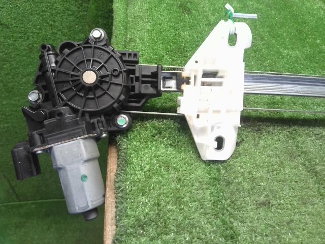【中古】アコード DAA-CR6 右リアドアレギュレーターモーター 72710-T2A-A11 自社品番250097 NH788P