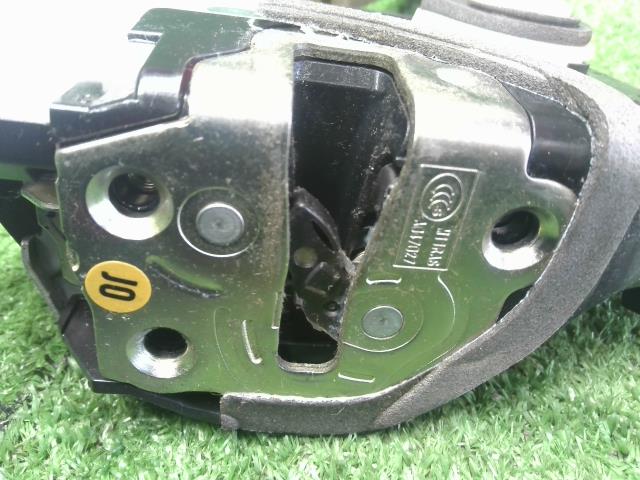 【中古】アコード DAA-CR6 右フロントドアロック 72110-T0A-J02 自社品番250097 NH788P