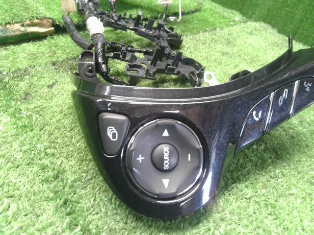 【中古】アコード DAA-CR6 ステアリング ハンドルスイッチ 35880-T2A-A01 自社品番250097 NH788P