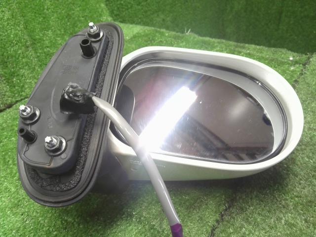 【中古】キューブ DBA-Z12 右ドアミラー サイドミラー 96301-1FU4C 自社品番250098 BRU