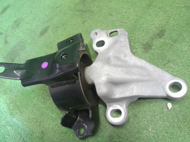【中古】タント 6BA-LA660S エンジンマウント 12305-B2310 自社品番250102 B82