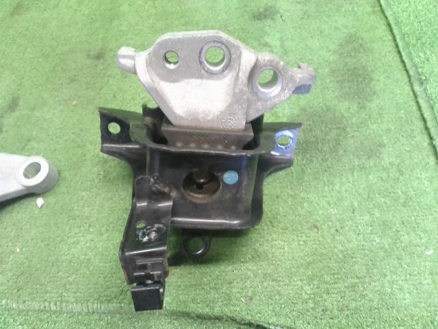 【中古】タント 6BA-LA660S エンジンマウント 12305-B2310 自社品番250102 B82
