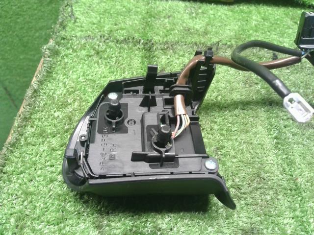 【中古】タント 6BA-LA660S ステアリング ハンドルスイッチ 84250-B2250-C2 自社品番250102 B82