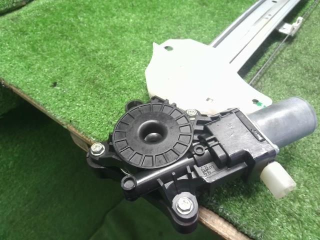 フォレスター 5BA-SK9 右リアドアレギュレーター・モーター 61042SJ020 自社品番250108