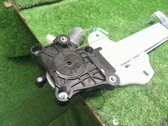 フォレスター 5BA-SK9 右リアドアレギュレーター・モーター 61042SJ020 自社品番250108