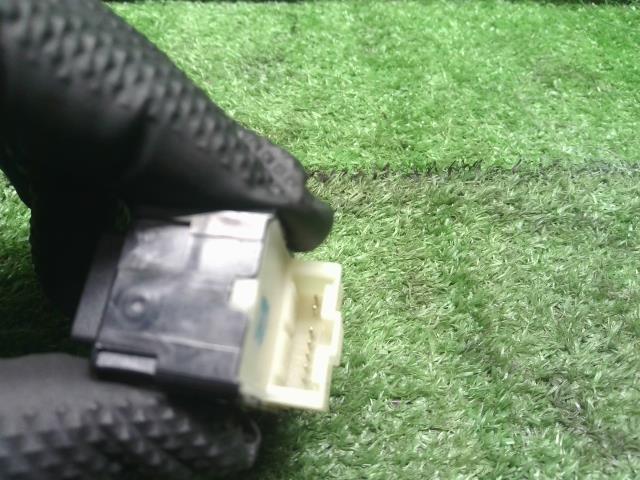 フォレスター 5BA-SK9 シートメモリースイッチ 右フロントドアトリム用 自社品番250108