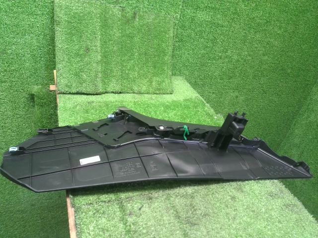 フォレスター 5BA-SK9 右サイドコンソールトリム 運転席側  自社品番250108
