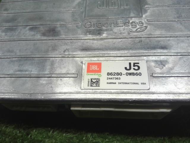 ハリアー DBA-ZSU65W オーディオアンプ JBL　86280-0WB60　 自社品番250109