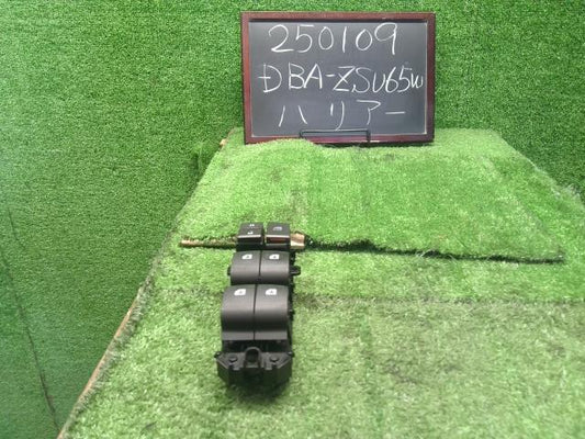 ハリアー DBA-ZSU65W パワーウインドウスイッチ PWスイッチ　84040-48160 自社品番250109