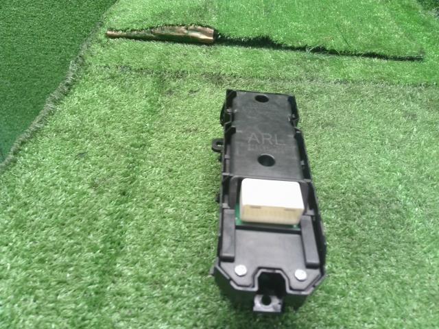 ハリアー DBA-ZSU65W パワーウインドウスイッチ PWスイッチ　84040-48160 自社品番250109