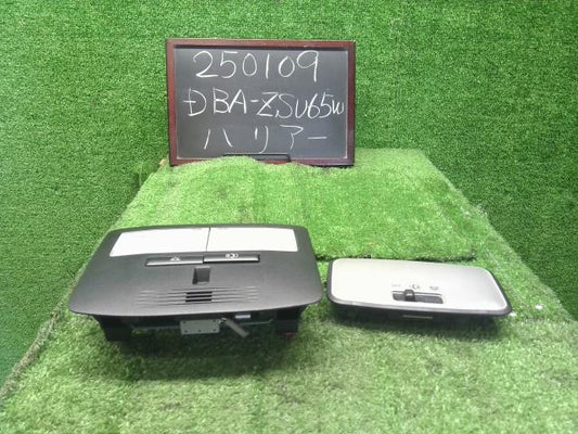 ハリアー DBA-ZSU65W 　マップランプ　リアランプ　室内　ルームランプ 81260-48A40-C0 自社品番250109