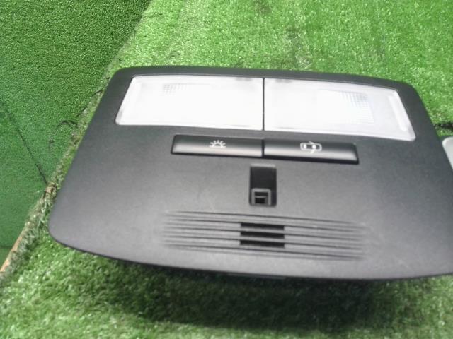 ハリアー DBA-ZSU65W 　マップランプ　リアランプ　室内　ルームランプ 81260-48A40-C0 自社品番250109