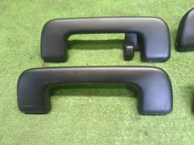 ハリアー DBA-ZSU65W アシストグリップ1台分セット　フロント　リア　左右 74610-12130-C0 自社品番250109