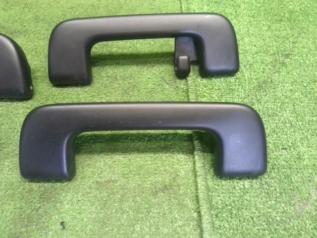 ハリアー DBA-ZSU65W アシストグリップ1台分セット　フロント　リア　左右 74610-12130-C0 自社品番250109