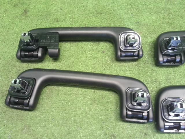 ハリアー DBA-ZSU65W アシストグリップ1台分セット　フロント　リア　左右 74610-12130-C0 自社品番250109