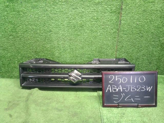 【中古】ジムニー ABA-JB23W ラジエータグリル 72111-76J00 自社品番250110 26U