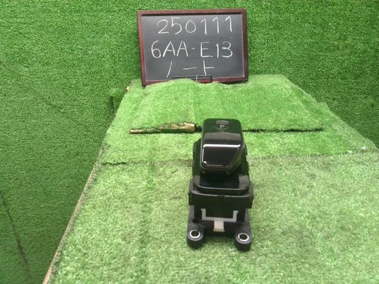 【中古】ノート 6AA-E13 シフトレバー  自社品番250111 RAY