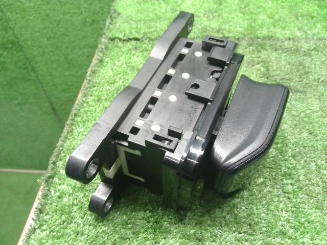 【中古】ノート 6AA-E13 シフトレバー  自社品番250111 RAY