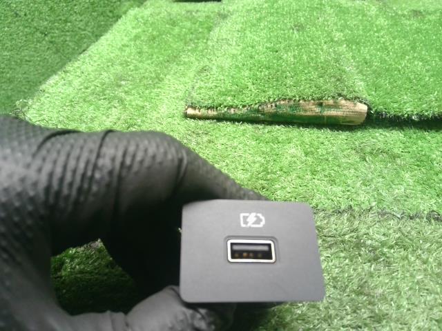 【中古】ノート 6AA-E13 USBポート  自社品番250111 RAY