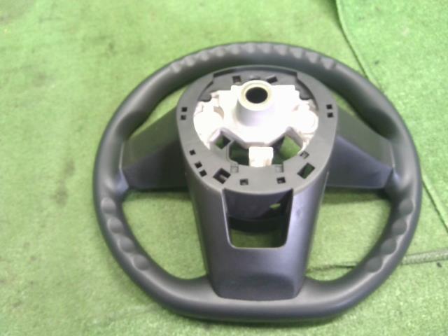 【中古】ノート 6AA-E13 ステアリングホイール ハンドル  自社品番250111 RAY
