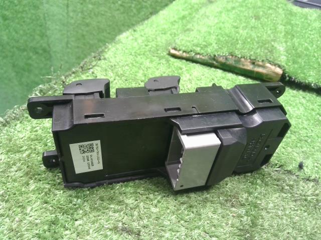 【中古】Ｎ－ＷＧＮ DBA-JH1 パワーウインドウ PWスイッチ 35750-T6G-J01 自社品番250123 NH883P