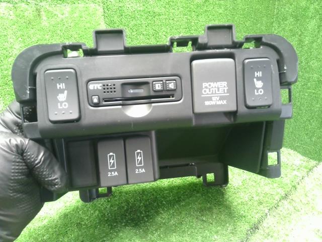 【中古】Ｎ－ＷＧＮ DBA-JH1 シートヒーター USB ETC スイッチ パネル 39581-T4G-J01 自社品番250123 NH883P