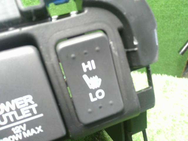 【中古】Ｎ－ＷＧＮ DBA-JH1 シートヒーター USB ETC スイッチ パネル 39581-T4G-J01 自社品番250123 NH883P