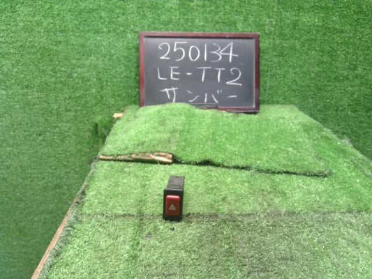 【中古】サンバー LE-TT2 ハザードスイッチ 83037TC000 自社品番250134 59M