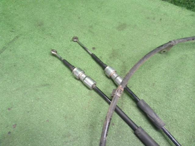 【中古】ハイゼット EBD-S211P シフト クラッチ ワイヤー 33822-B5030,33821-B5040 自社品番250135 W09