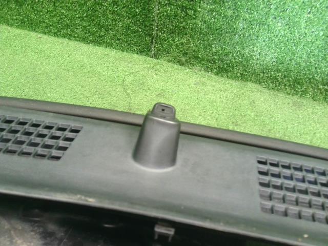 【中古】ムーヴ DBA-LA100S カウルトップパネル 55703-B2511 自社品番250141 T22