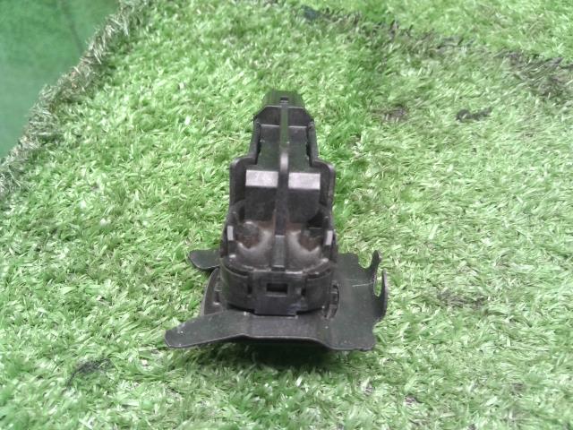 【中古】ムーヴ DBA-LA100S バックドアリクエストスイッチ  自社品番250141 T22