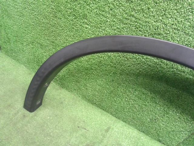 【中古】エクストレイル DBA-NT32 右フロントフェンダー アーチモール  自社品番250144 KAD