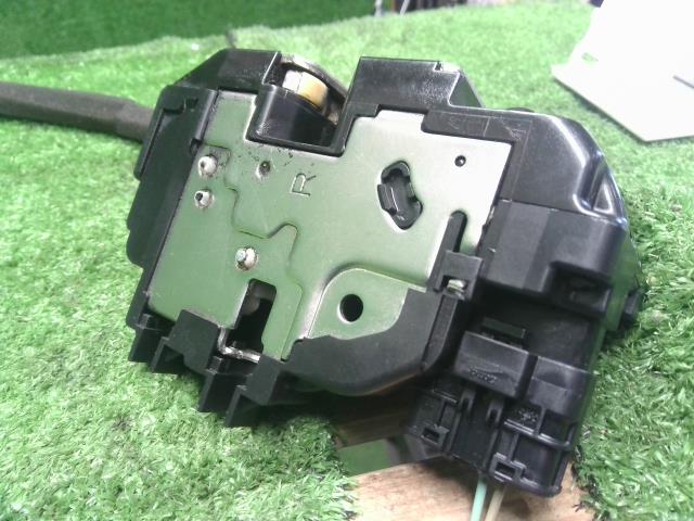 【中古】キューブ DBA-Z12 リアゲート バックドアロック 90500-1FA0B 自社品番250147 QX1