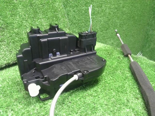 【中古】キューブ DBA-Z12 リアゲート バックドアロック 90500-1FA0B 自社品番250147 QX1