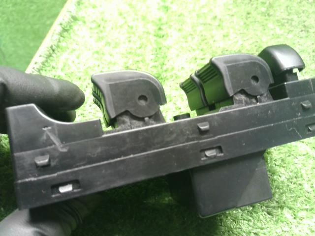 【中古】ワゴンＲ CBA-MH21S パワーウインドウ PWスイッチ 37990-58J01 自社品番250154 Z2S