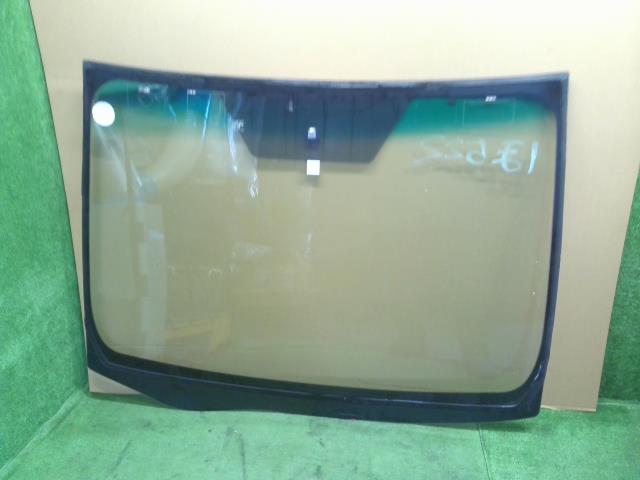 【中古】ヴェルファイア DBA-GGH25W フロントウインドガラス 56101-58923 自社品番250156 070