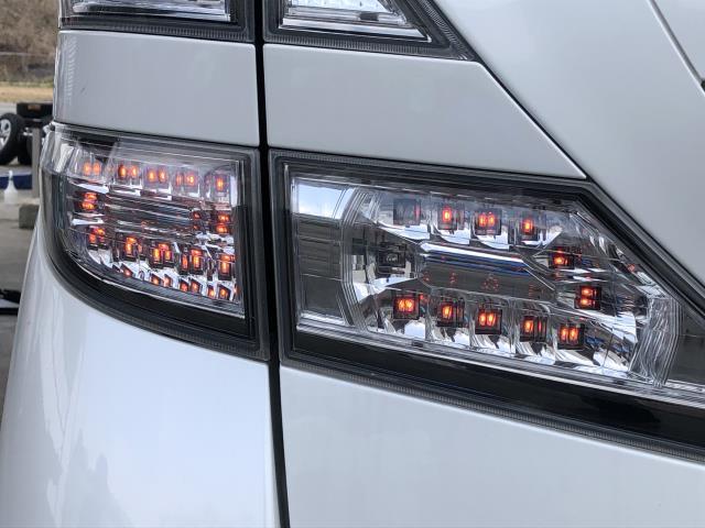 【中古】ヴェルファイア DBA-GGH25W 左テールランプ 81561-58090 自社品番250156 070