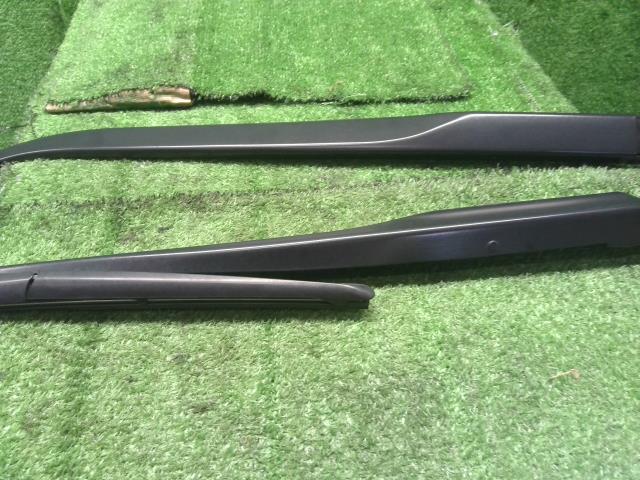 【中古】ヴェルファイア DBA-GGH25W フロントワイパーアーム 85211-58030 自社品番250156 070