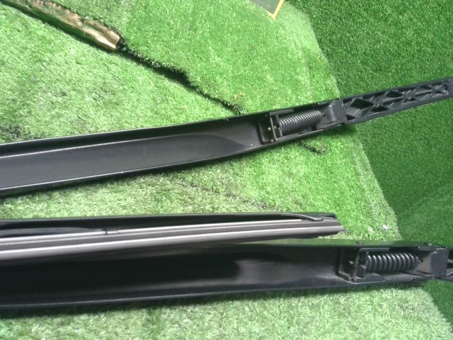 【中古】ヴェルファイア DBA-GGH25W フロントワイパーアーム 85211-58030 自社品番250156 070