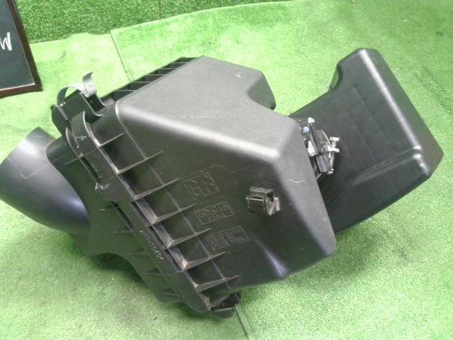 【中古】ヴェルファイア DBA-GGH25W エアクリーナー 17700-31661 自社品番250156 070