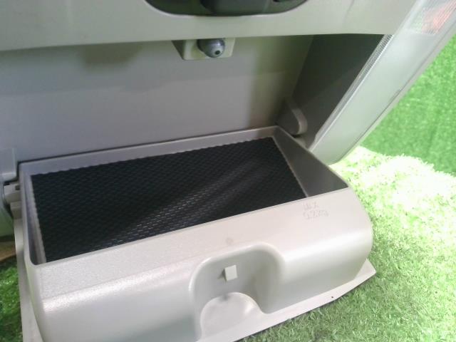 【中古】ヴェルファイア DBA-GGH25W ルームランプ 前側 81260-58030-B0 自社品番250156 070