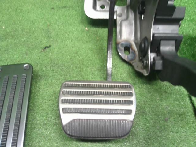 ノート　ニスモ　DAA-HE12 ペダル 3点セット 自社品番250170