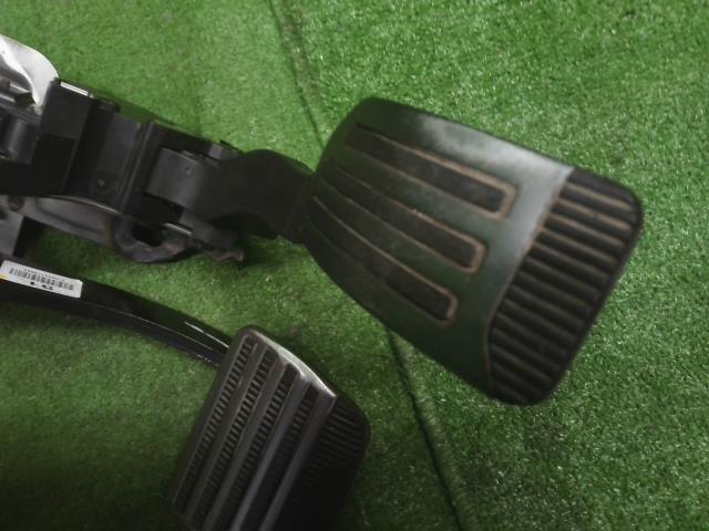 ノート　ニスモ　DAA-HE12 ペダル 3点セット 自社品番250170