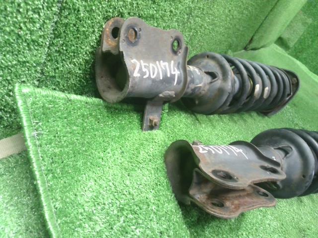 パジェロミニ E-H56A フロントストラット左右　スプリング　バネ　運転席側　助手席側 MR151190 自社品番250174