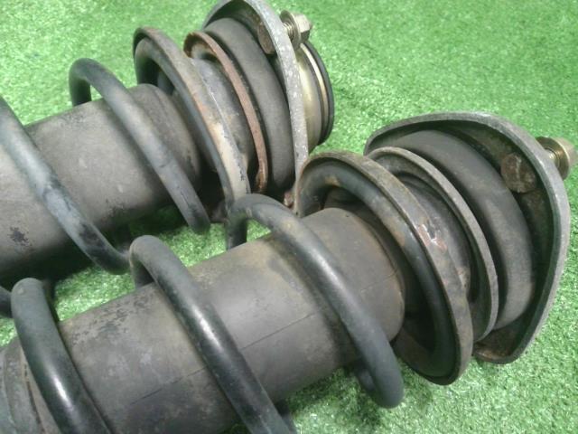 パジェロミニ E-H56A フロントストラット左右　スプリング　バネ　運転席側　助手席側 MR151190 自社品番250174