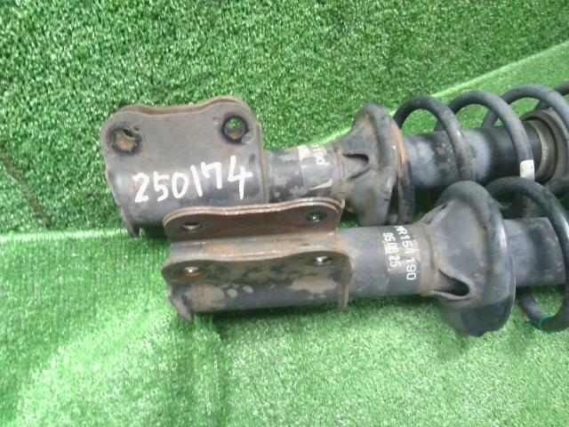 パジェロミニ E-H56A フロントストラット左右　スプリング　バネ　運転席側　助手席側 MR151190 自社品番250174